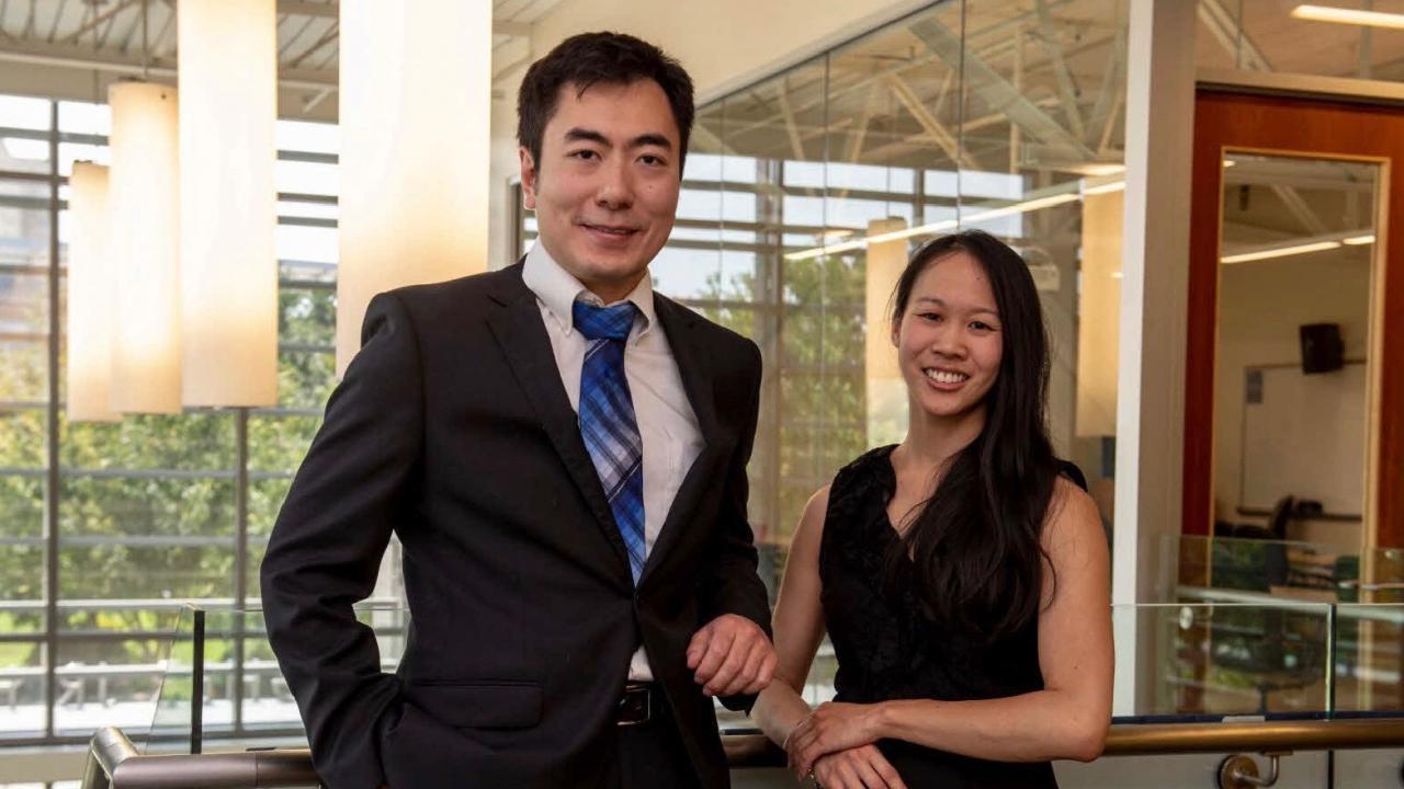 (L-R): UC Davis Graduate School of Management (GSM) alumnus Scott He and co-founder of Compassionlit Nicolle Ma at UC Davis' 2018 Big Bang! Business Competition. 